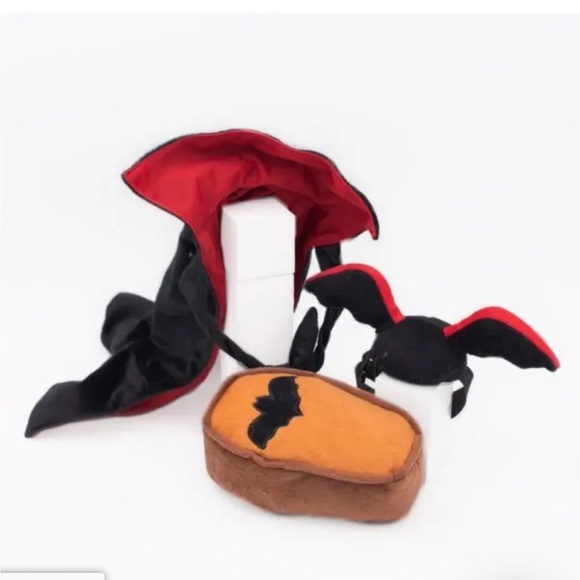 ZippyPaws Dracula Halloween Costume Kit for Dogs (Pets) - Picture 1 of 9